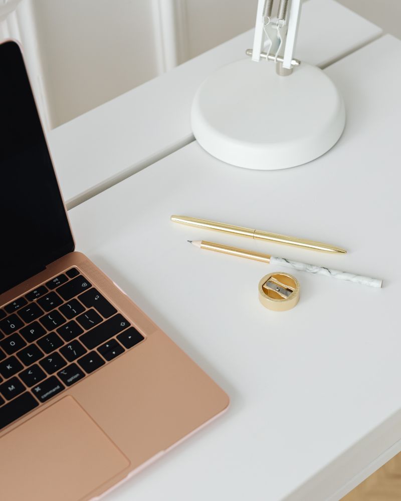 workspace avec laptop apple